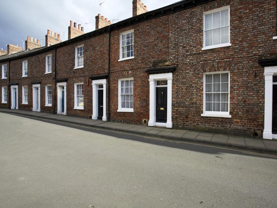 27 George Street Villa - York — Photos 1